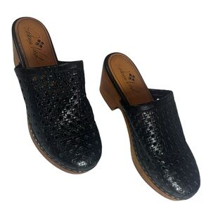 Patricia Nash Woven Leather Wooden Platform Clog Mule Size 8 Black